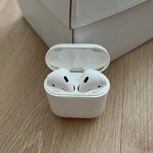 Apple AirPods with Charging Case
